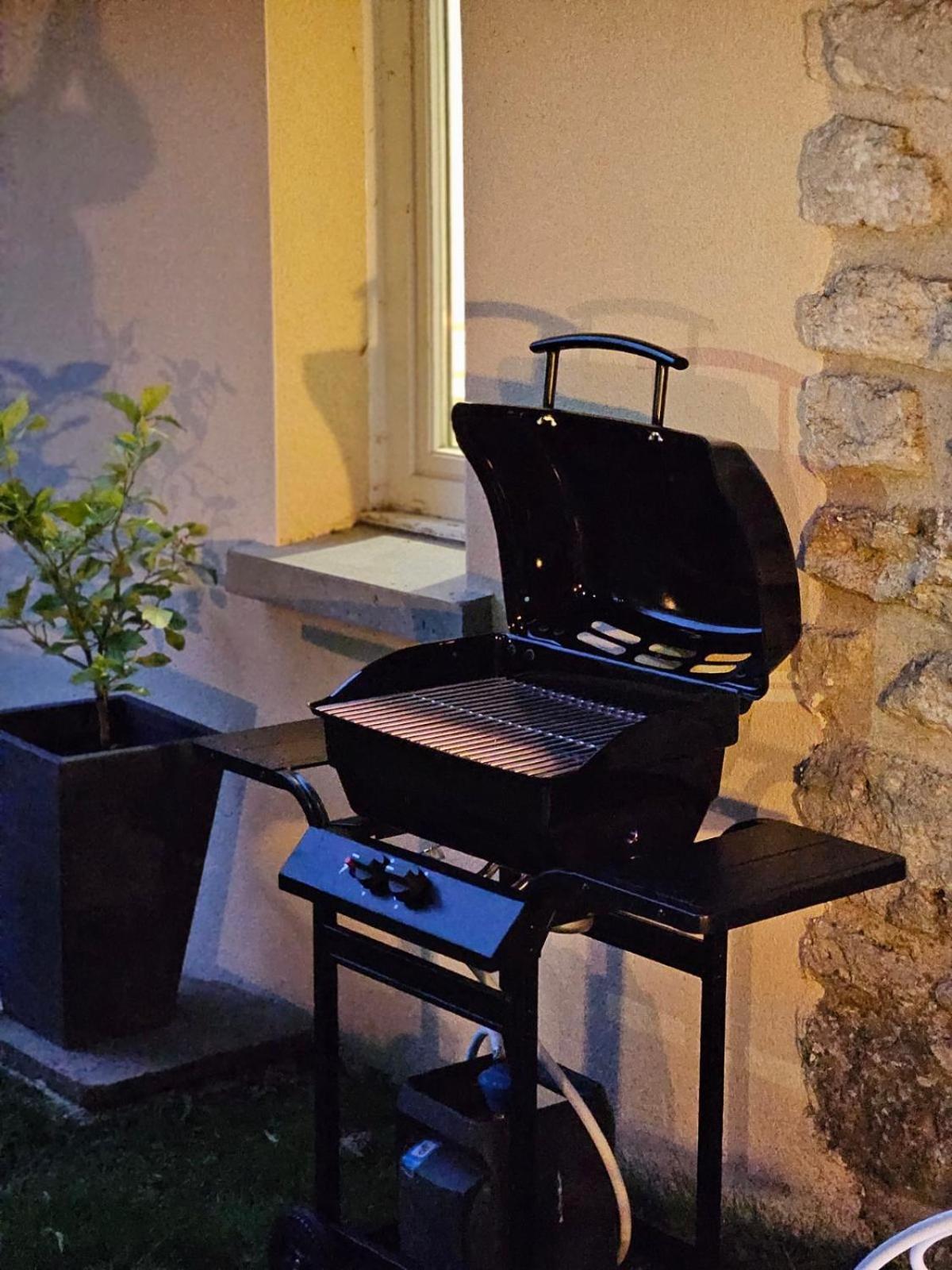 Le Relais Des Clefs - Au Calme Du Gatinais - Escapade A Deux - Terrasse Privee - Wifi - Offre Romantique Sur Demande Valpuiseaux Exteriör bild
